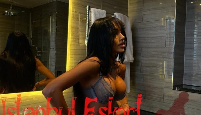 Küçükbakkalköy Escort Duşta Sevişen